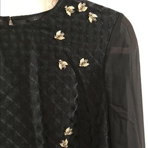 Embellished bee blouse 🐝 ❤️